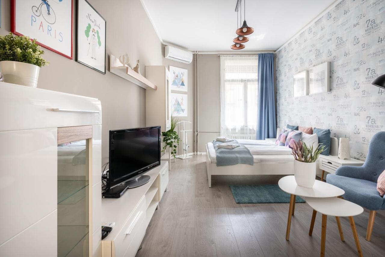 Bpr Chic Gem In The Heart Of The City Будапеща Екстериор снимка